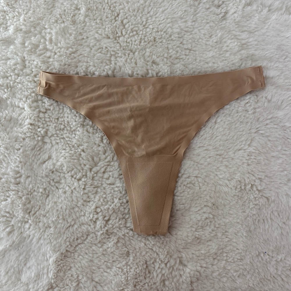 Victoria’s Secret Seamless No Show Beige Tan Silky Thon Xs